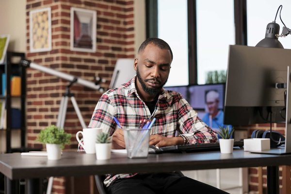 Découvrez les avantages du job étudiant freelance avec Juwa